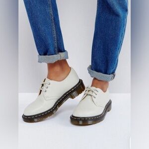 Dr. Martens 27214 Vegan Oxford Shoes Men's Size 6 Women's Size 7 White Leather